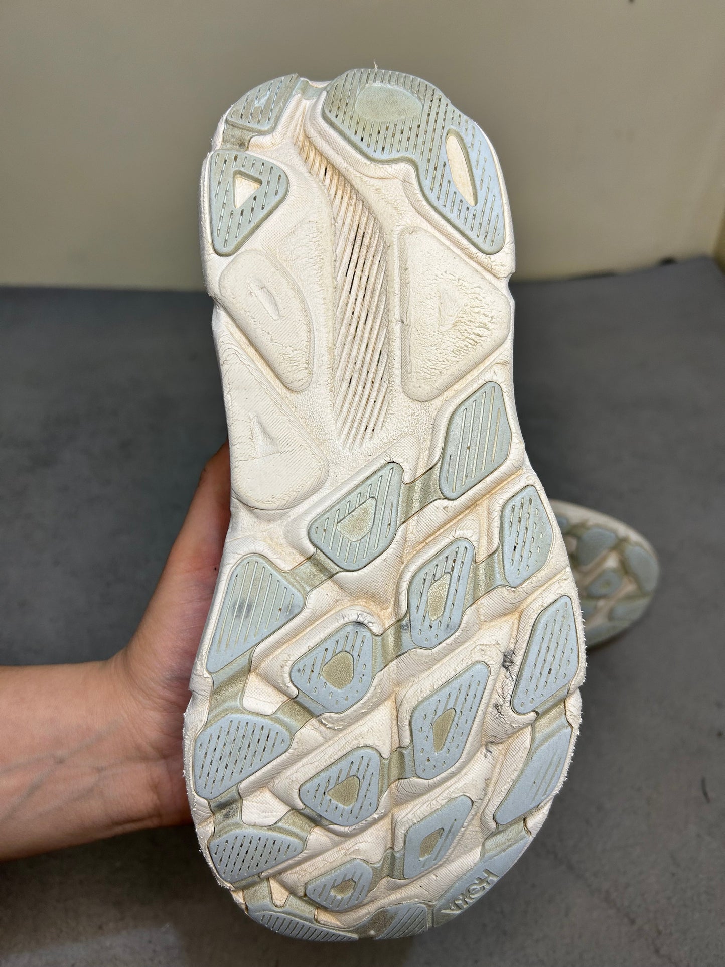 Hoka Clifton 9