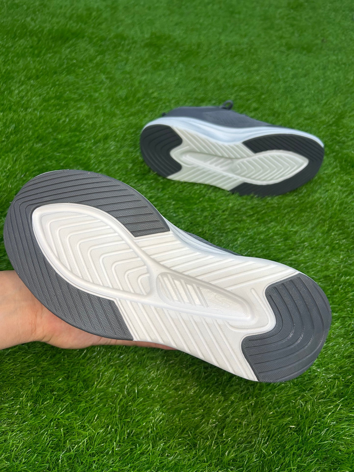 Skechers Max Cushion