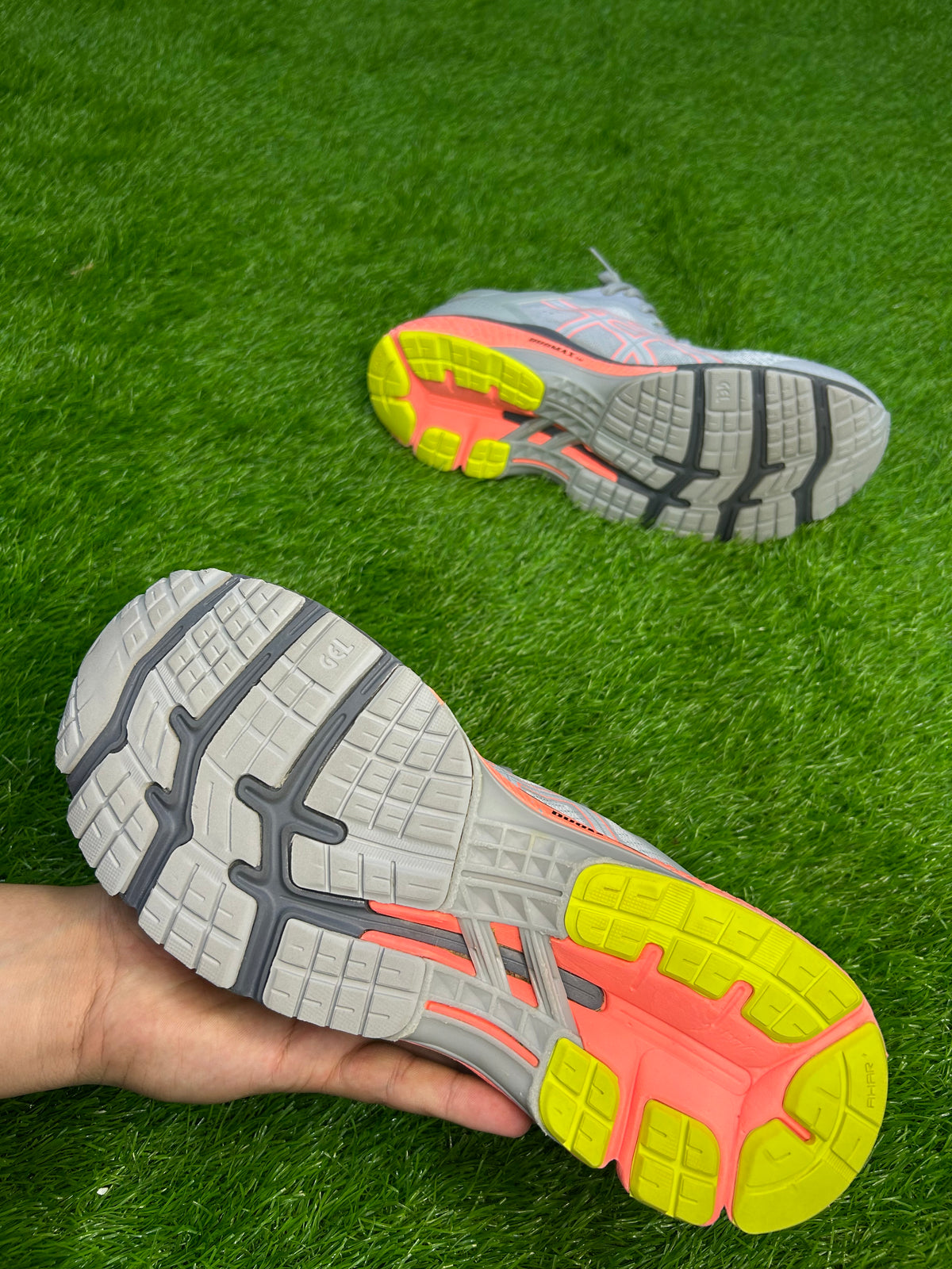 Asics GEL-Kayano 26