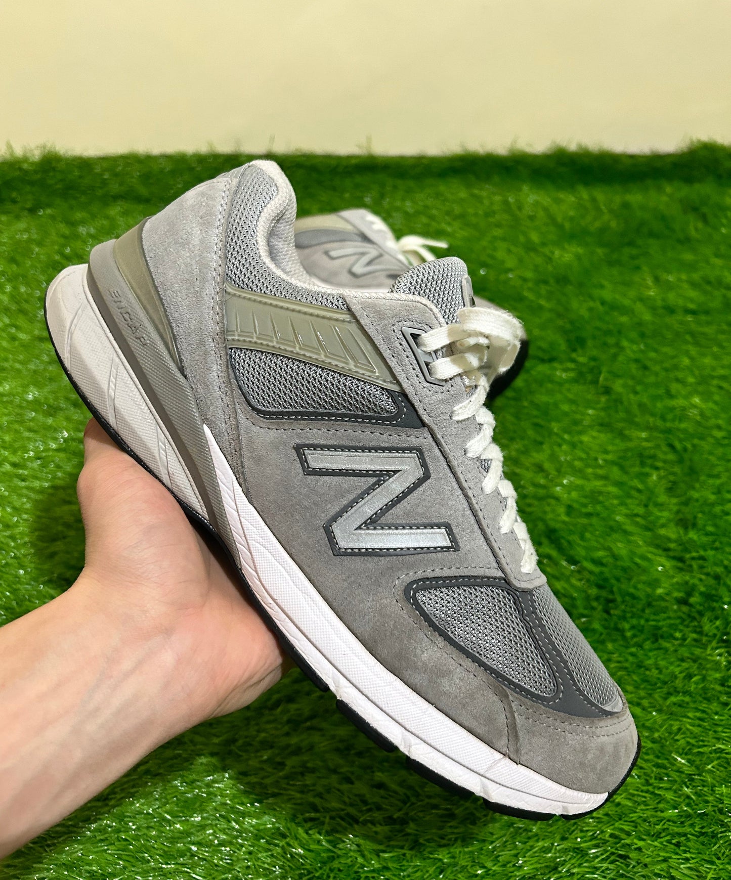 New Balance 990v5