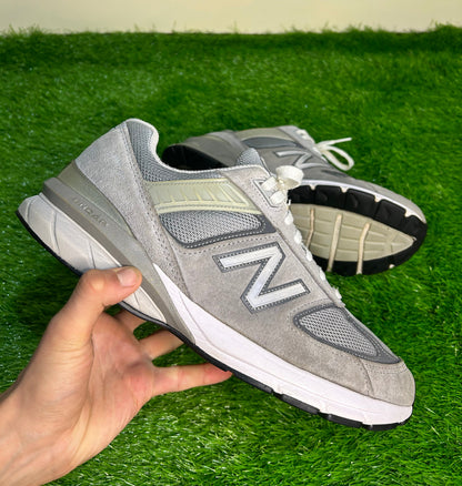 New Balance 990v5