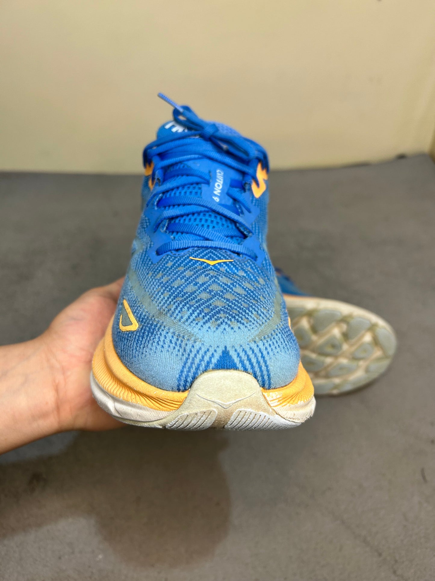 Hoka Clifton 9