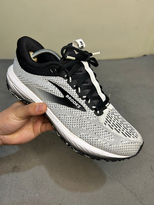 Brooks Revel 7