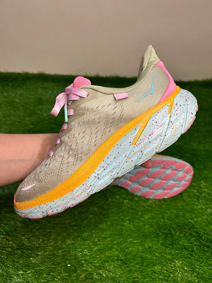 Hoka Clifton 8