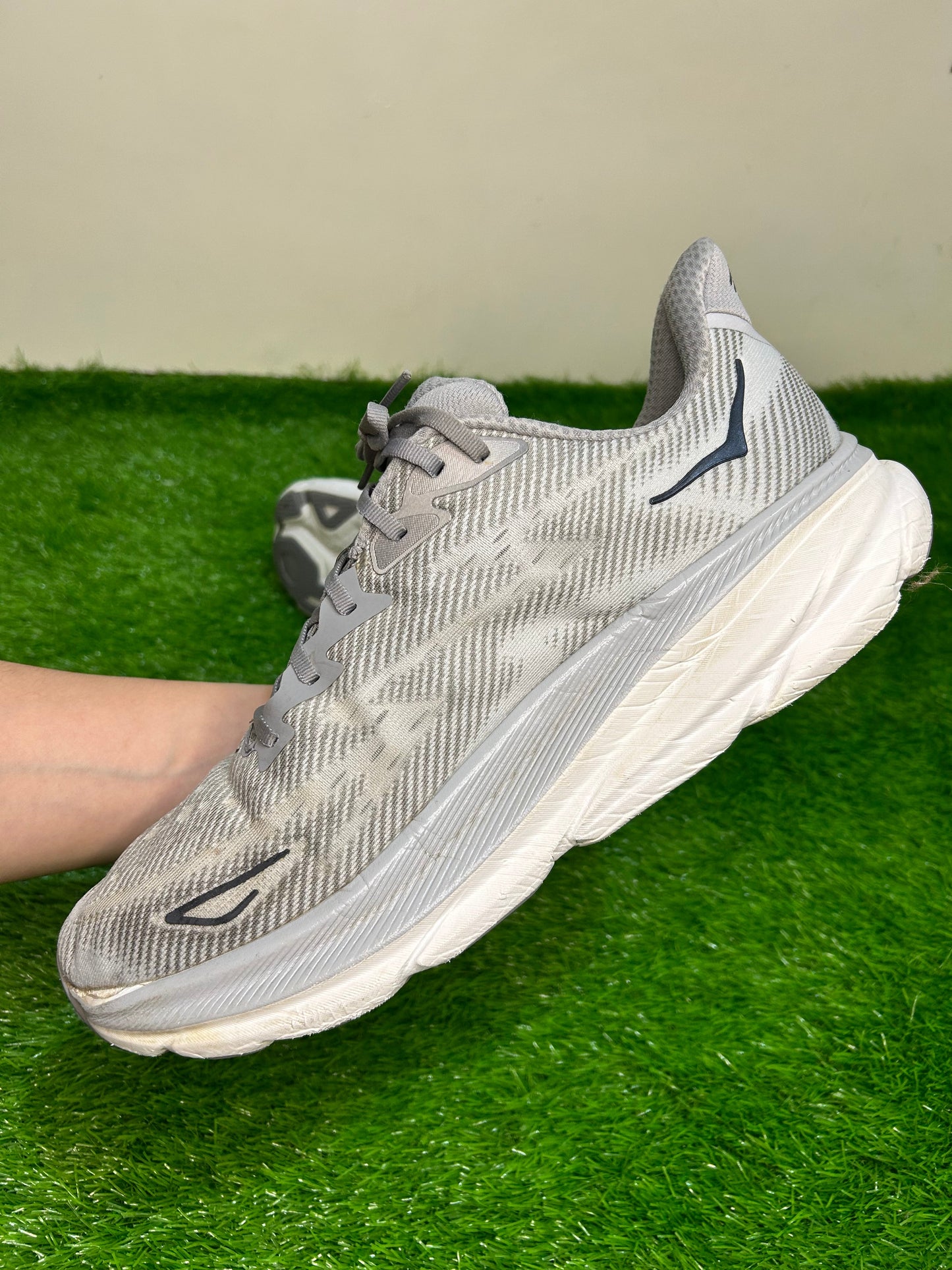 Hoka Clifton 9