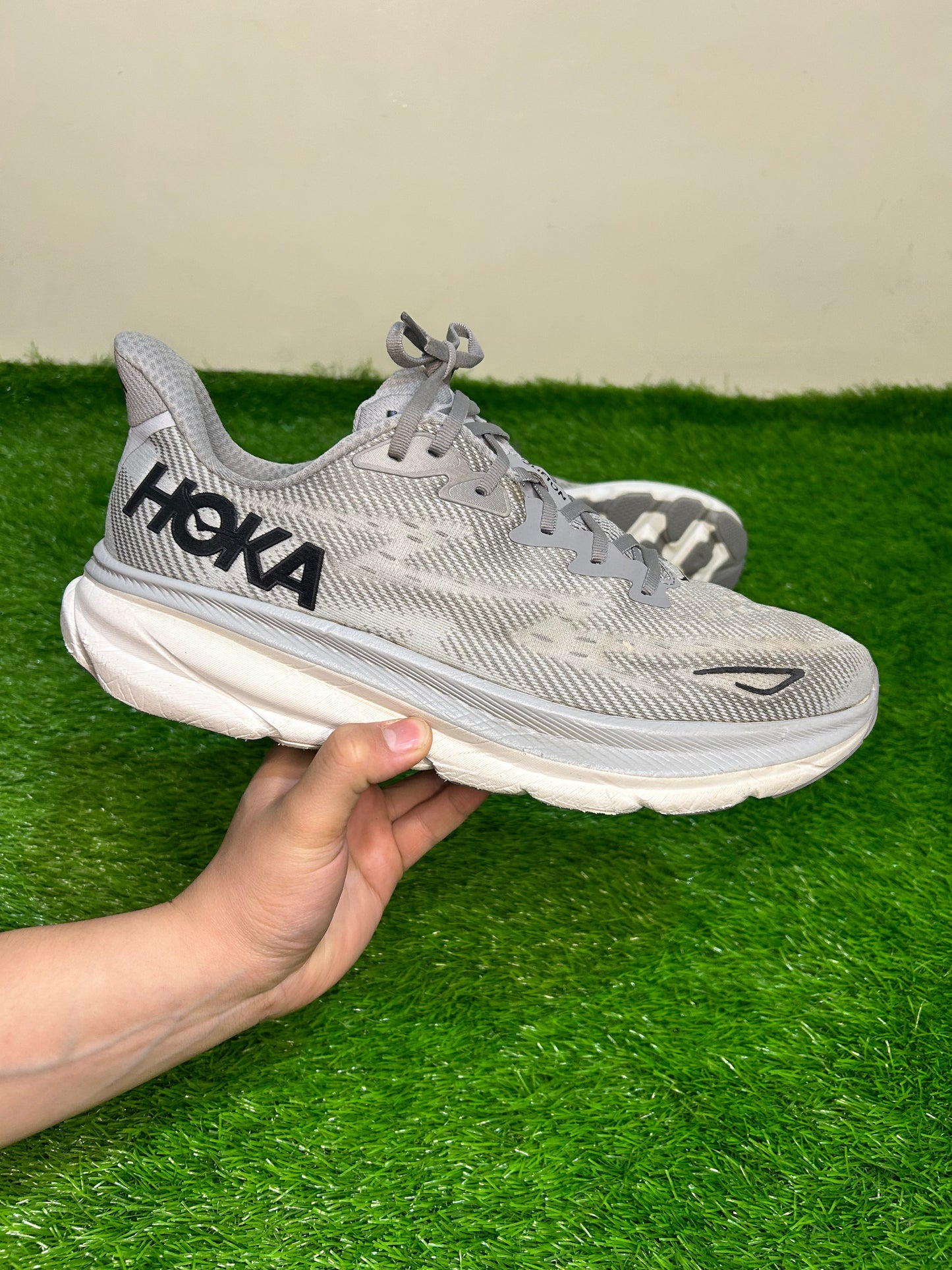 Hoka Clifton 9