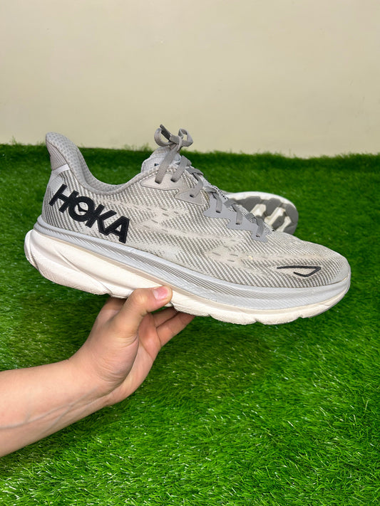 Hoka Clifton 9