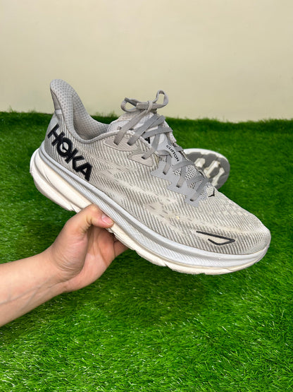 Hoka Clifton 9