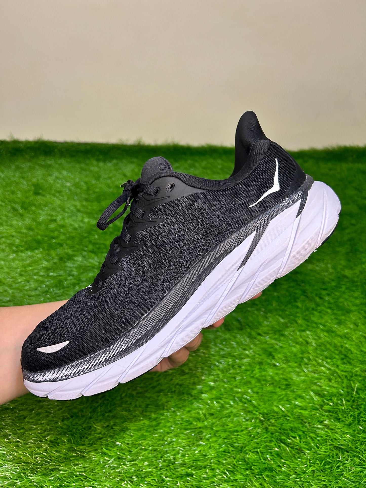 Hoka One One Clifton 8
