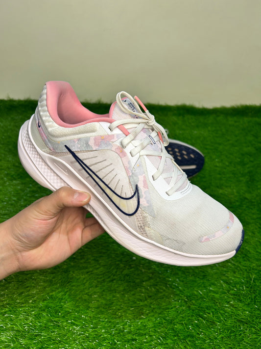 Nike Quest 5 Premium