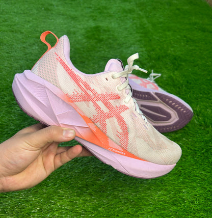 Asics Nova Blast 5