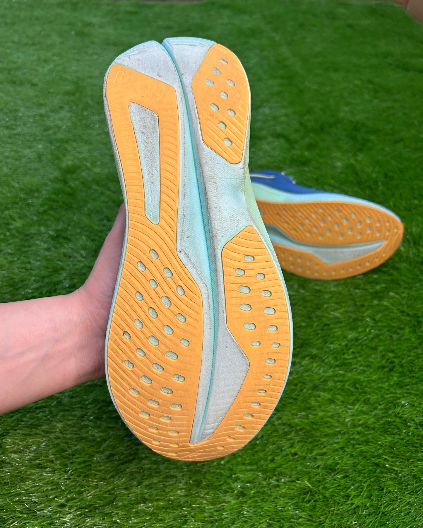 Hoka Mach 6