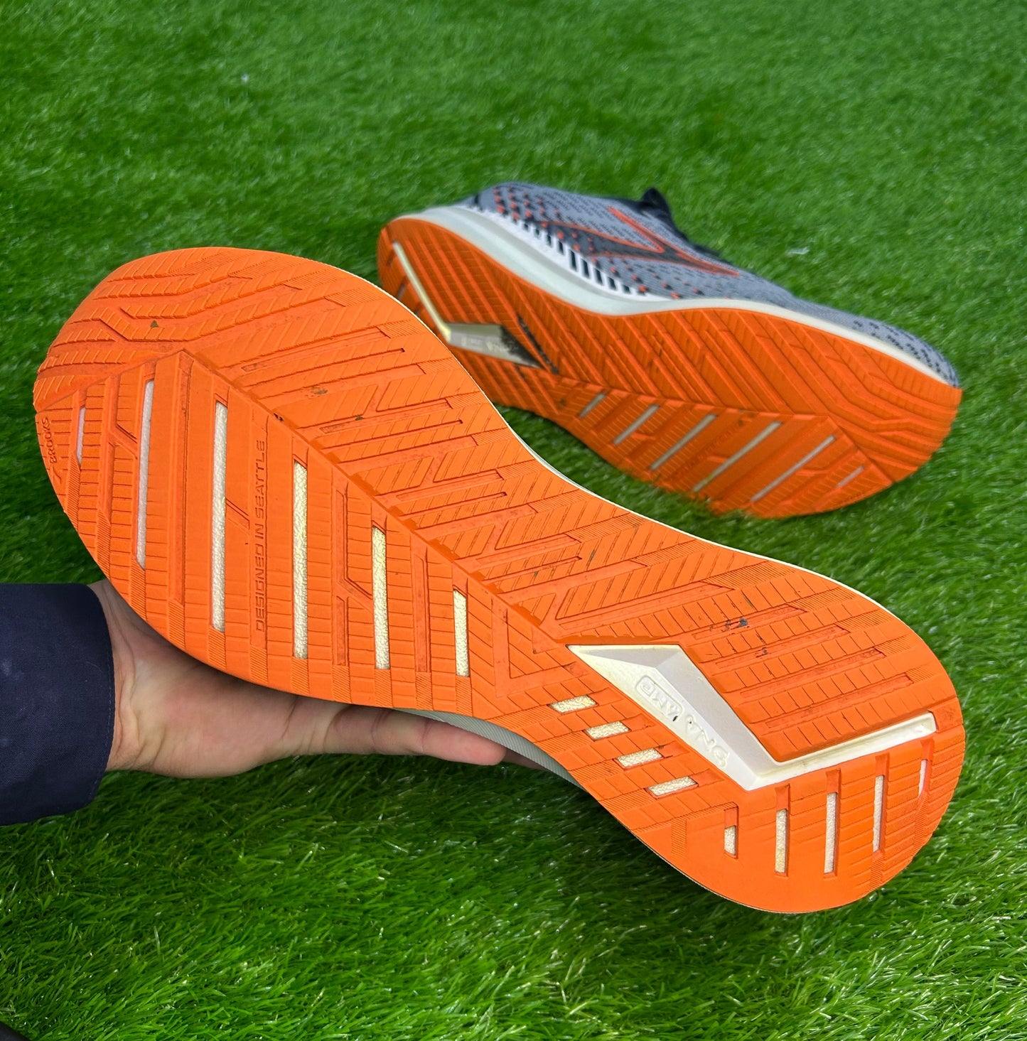 Brooks Levitate GTS 5