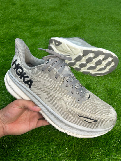 Hoka Clifton 9