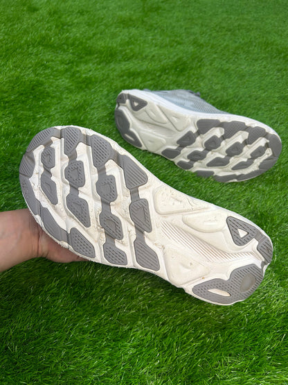 Hoka Clifton 9