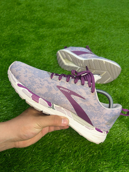Brooks Revel 4