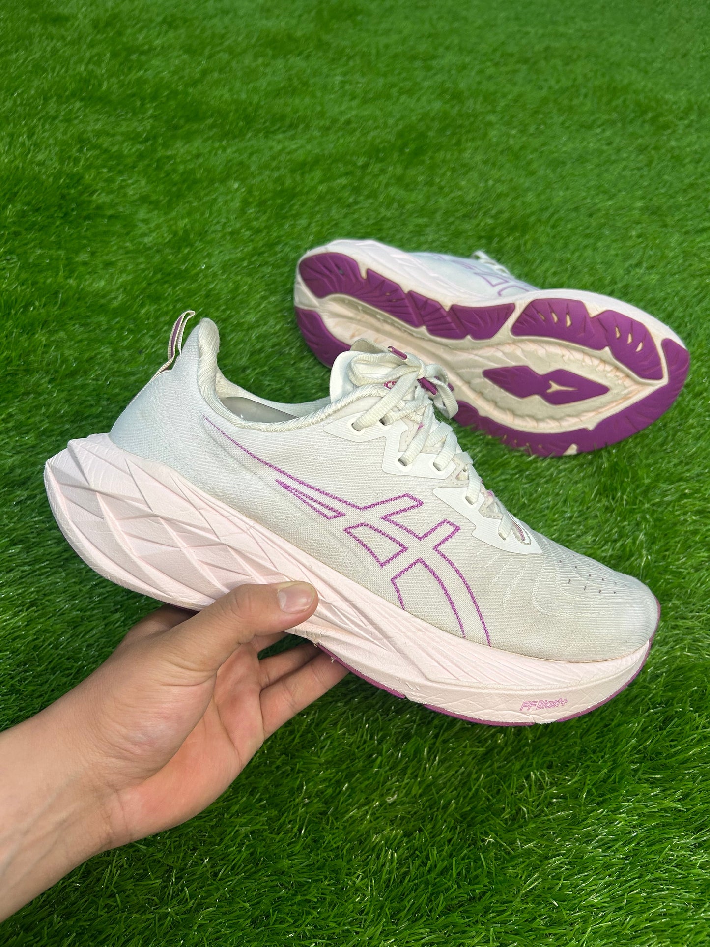 Asics NovaBlast 4