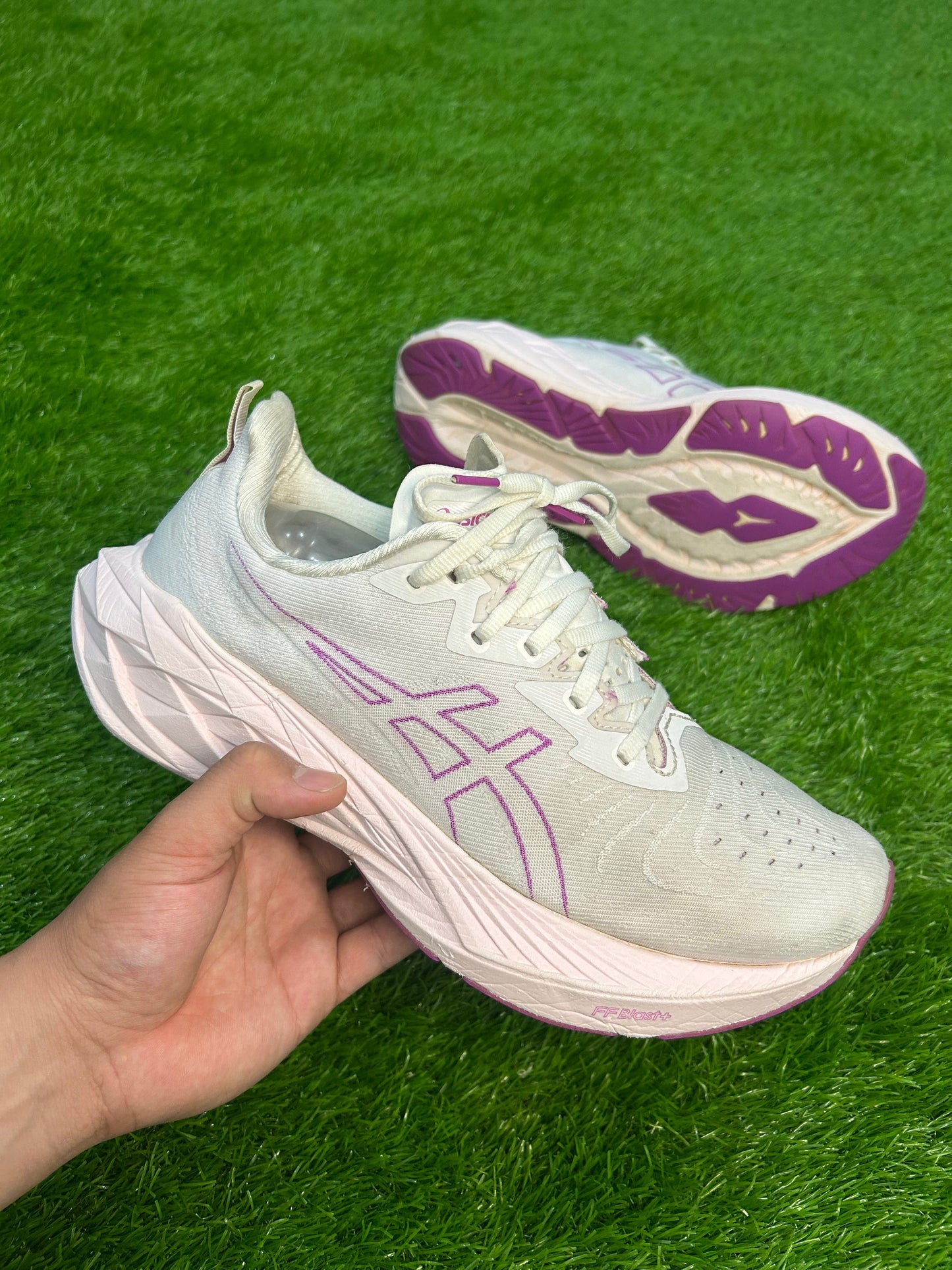 Asics NovaBlast 4