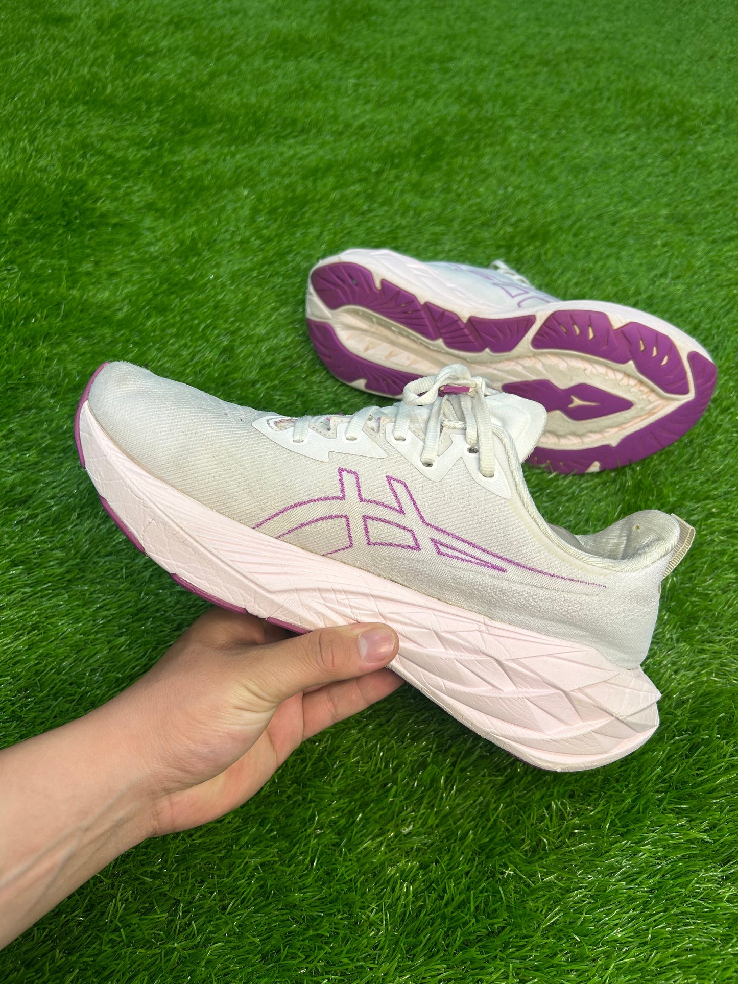 Asics NovaBlast 4