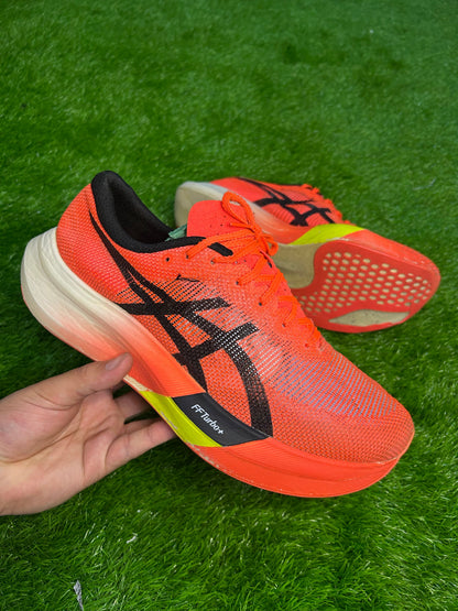 Asics MetaSpeed Sky Paris