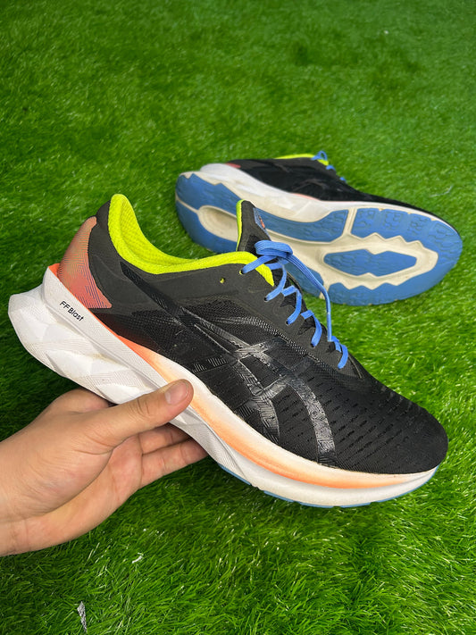 Asics Nova Blast