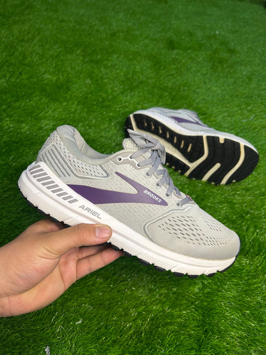 Brooks Ariel 20
