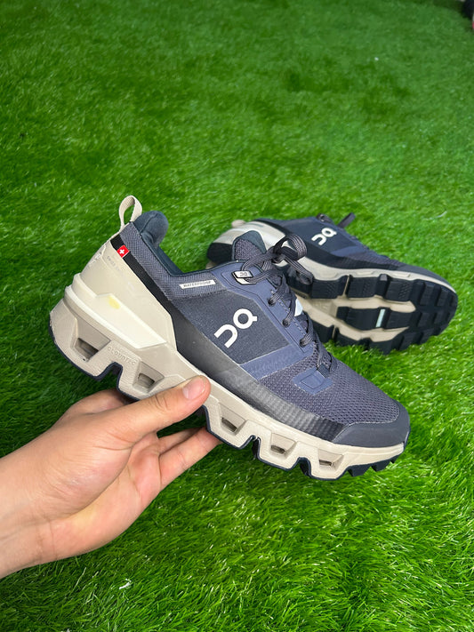 ON Cloud Wander Waterproof