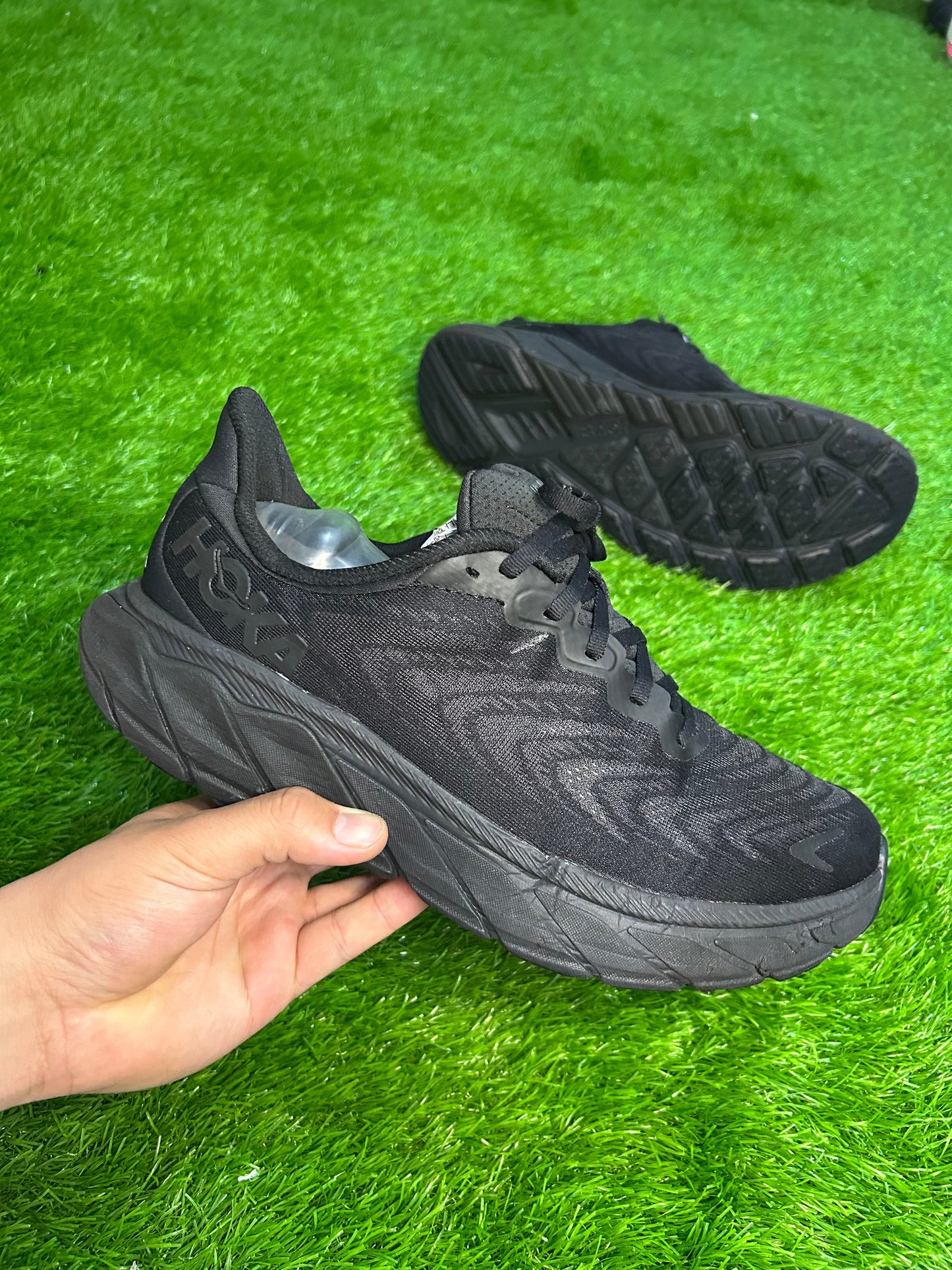 Hoka Arahi 6