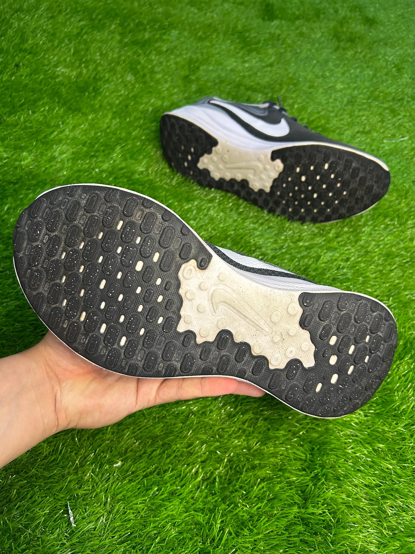 Nike Revolution 7