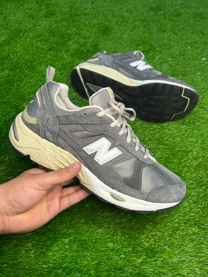 New Balance 878