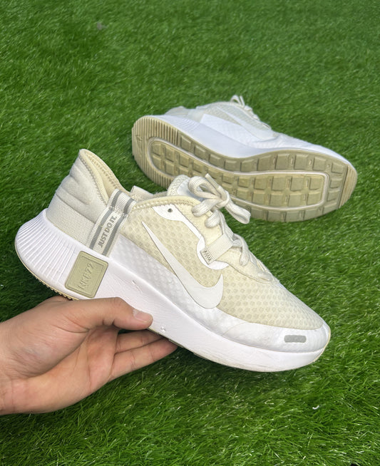 Nike Reposto