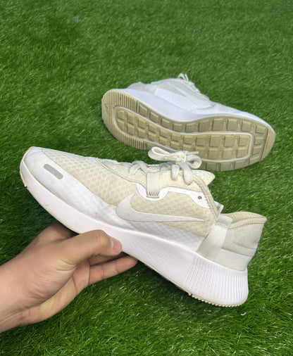 Nike Reposto
