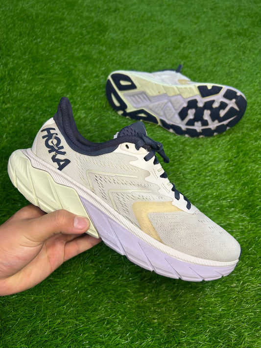 Hoka Arahi 5