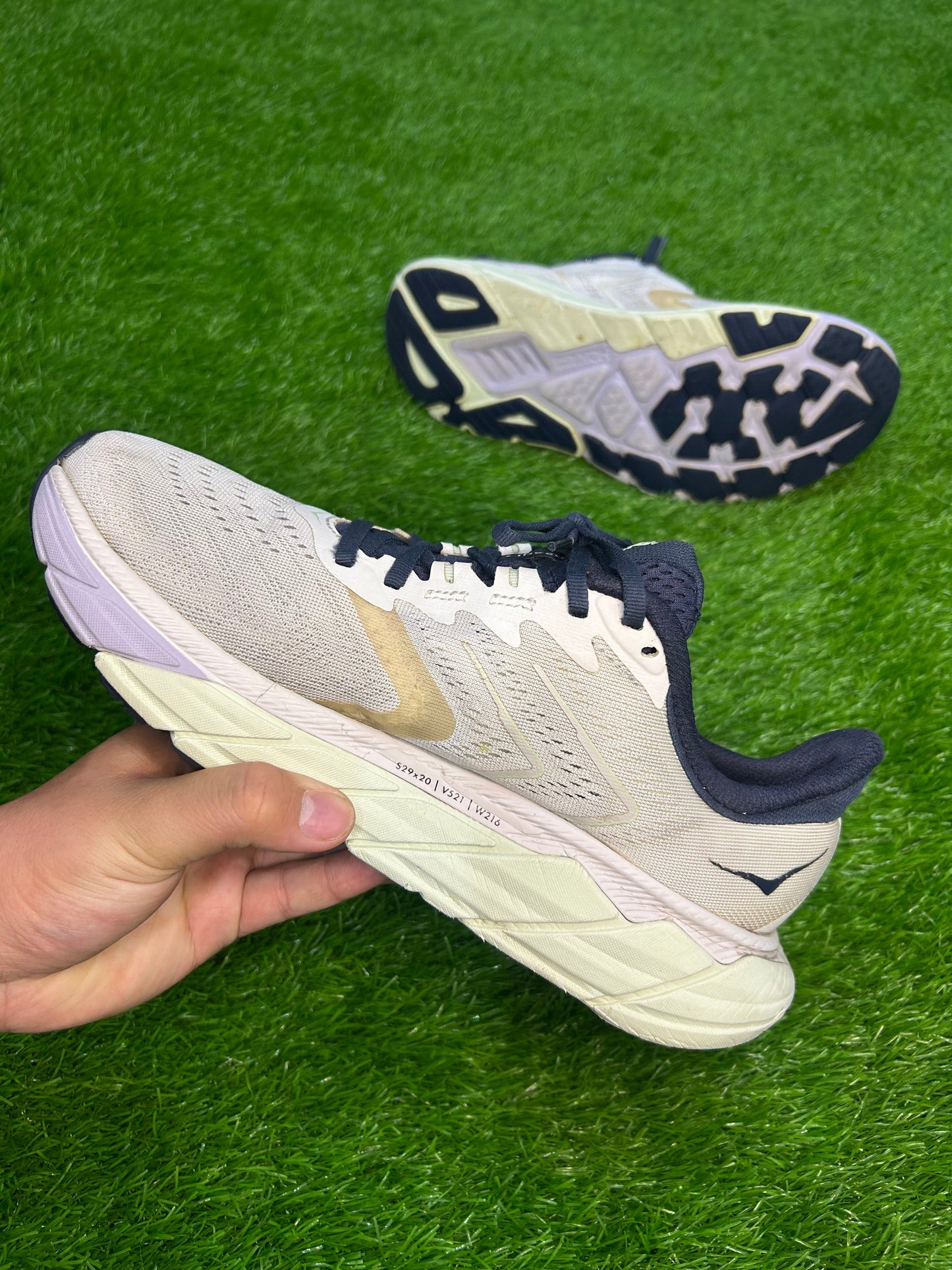 Hoka Arahi 5