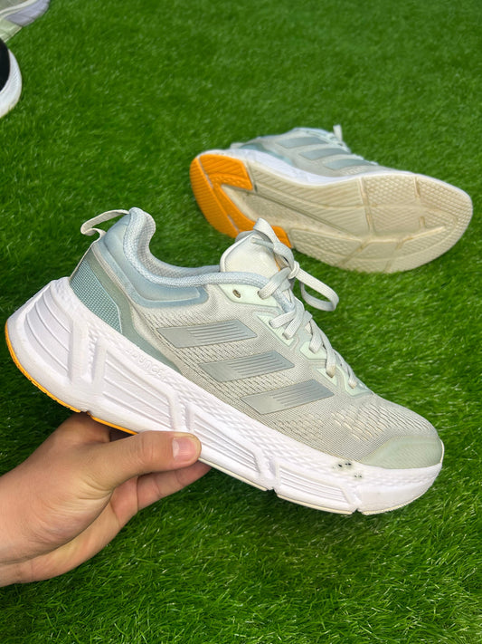 Adidas Questar