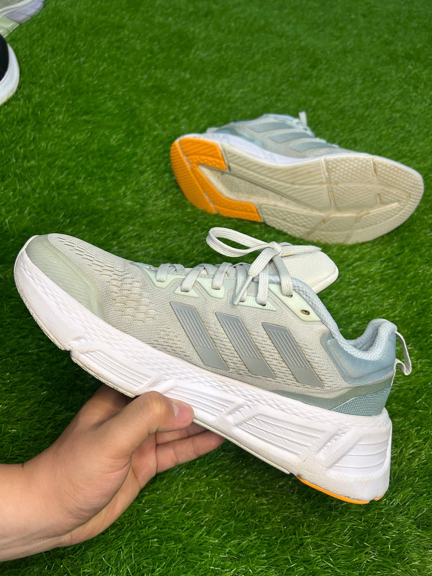 Adidas Questar