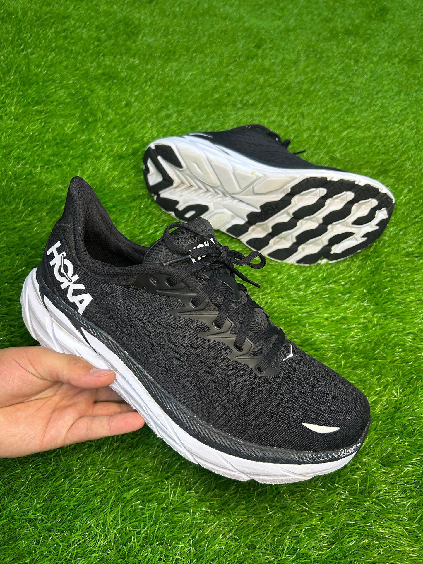Hoka One One Clifton 8