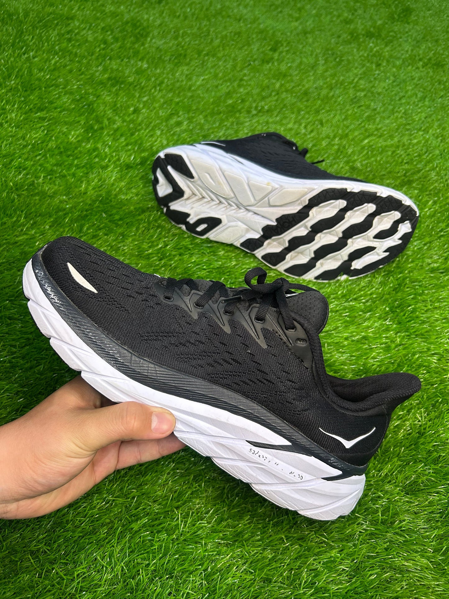Hoka One One Clifton 8