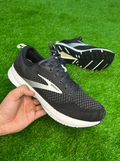 Brooks Revel 4