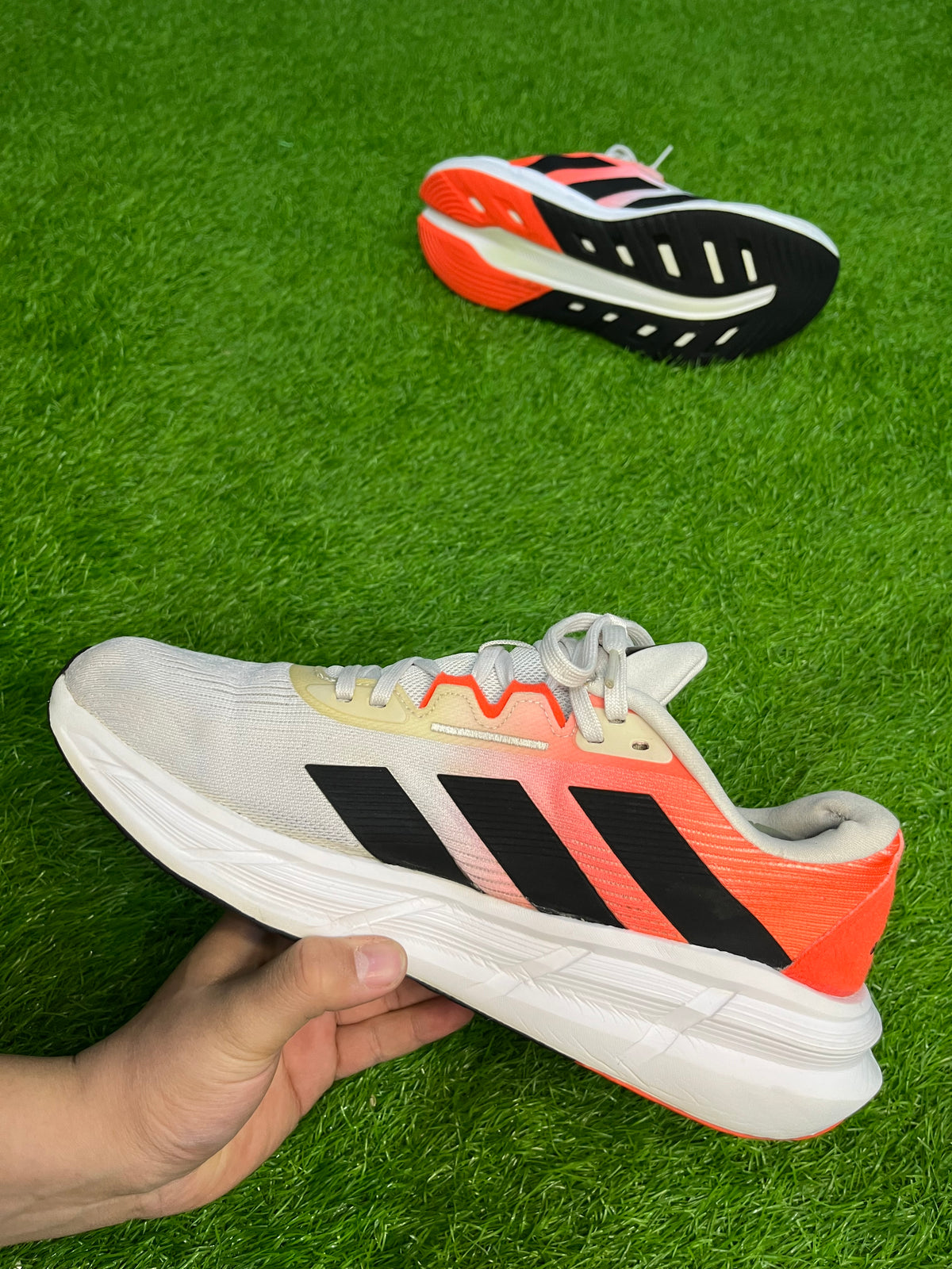 Adidas Questar 3