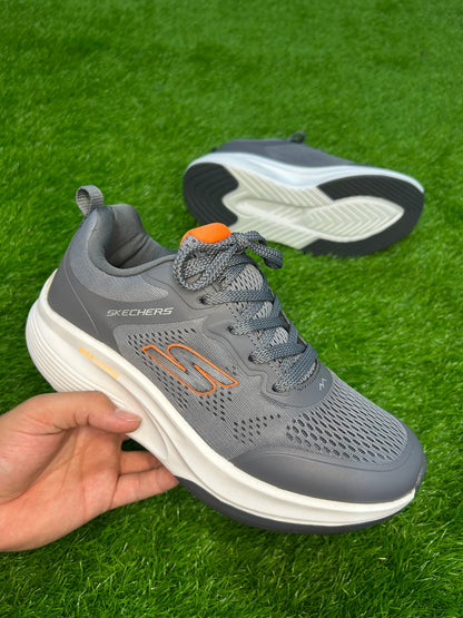 Skechers Max Cushion