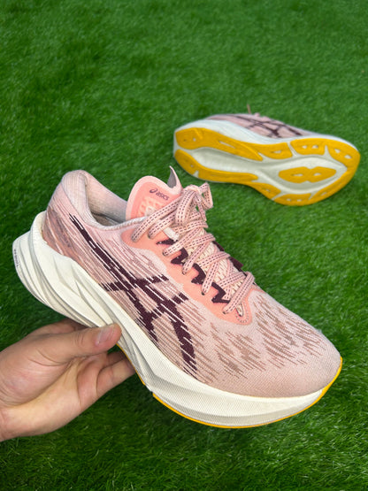 Asics Novablast 3