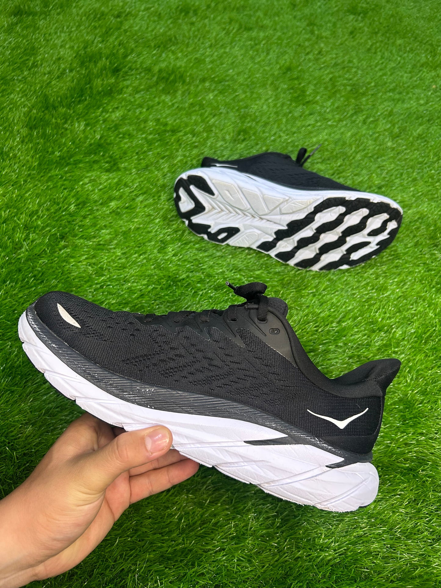 Hoka One One Clifton 8