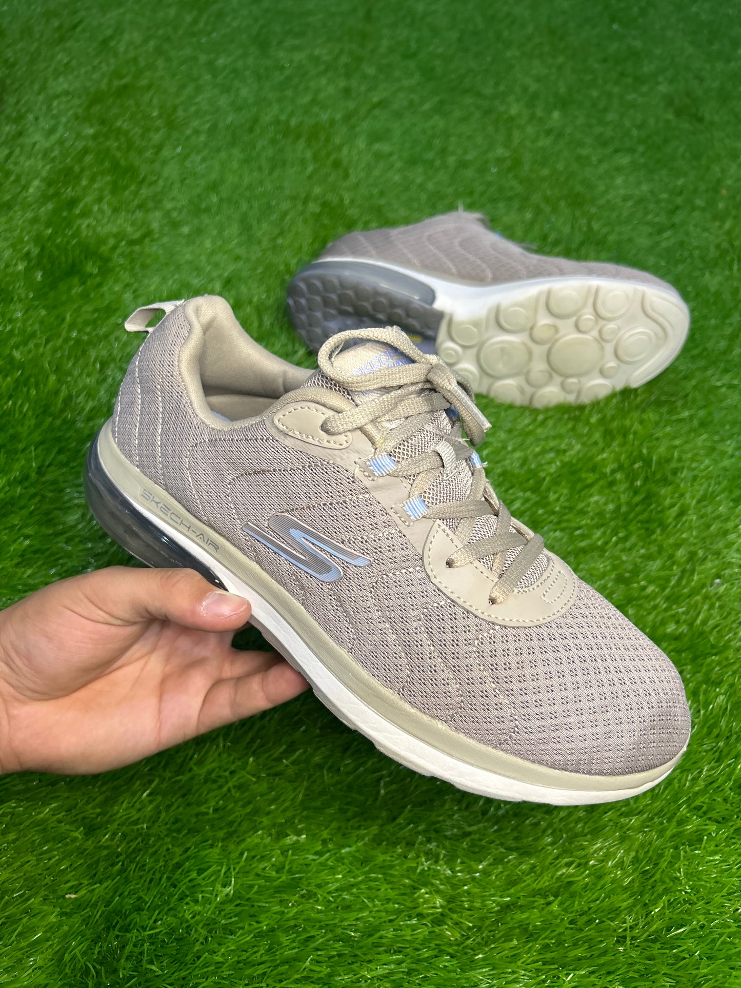 Skechers