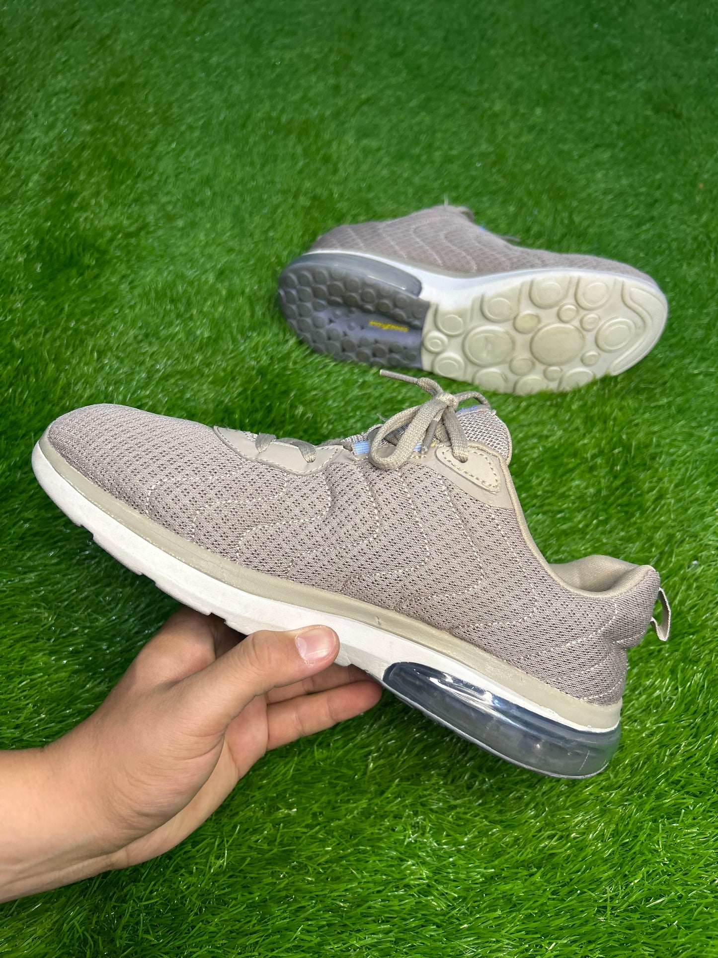 Skechers