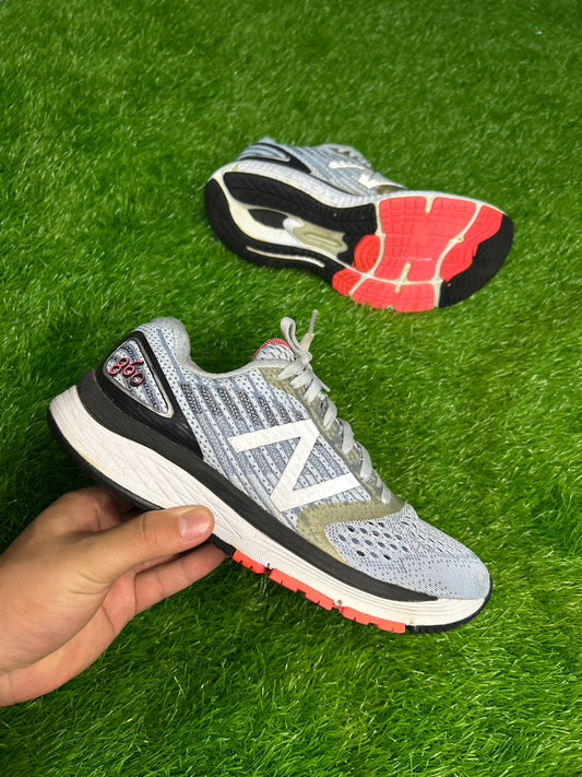 NewBalance 860
