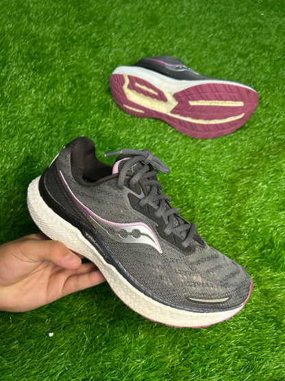 Saucony