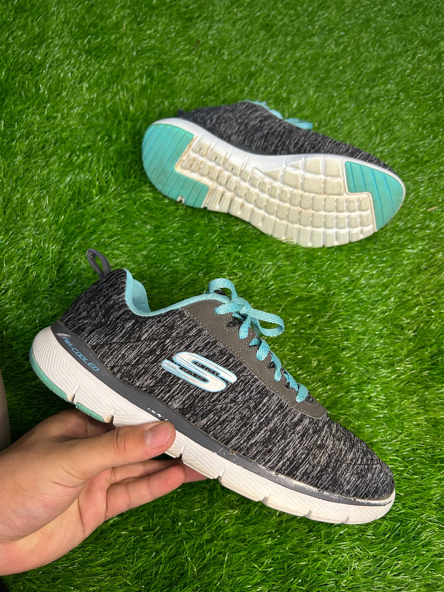 Skechers
