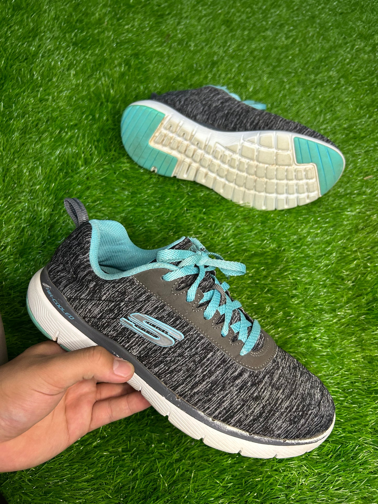 Skechers