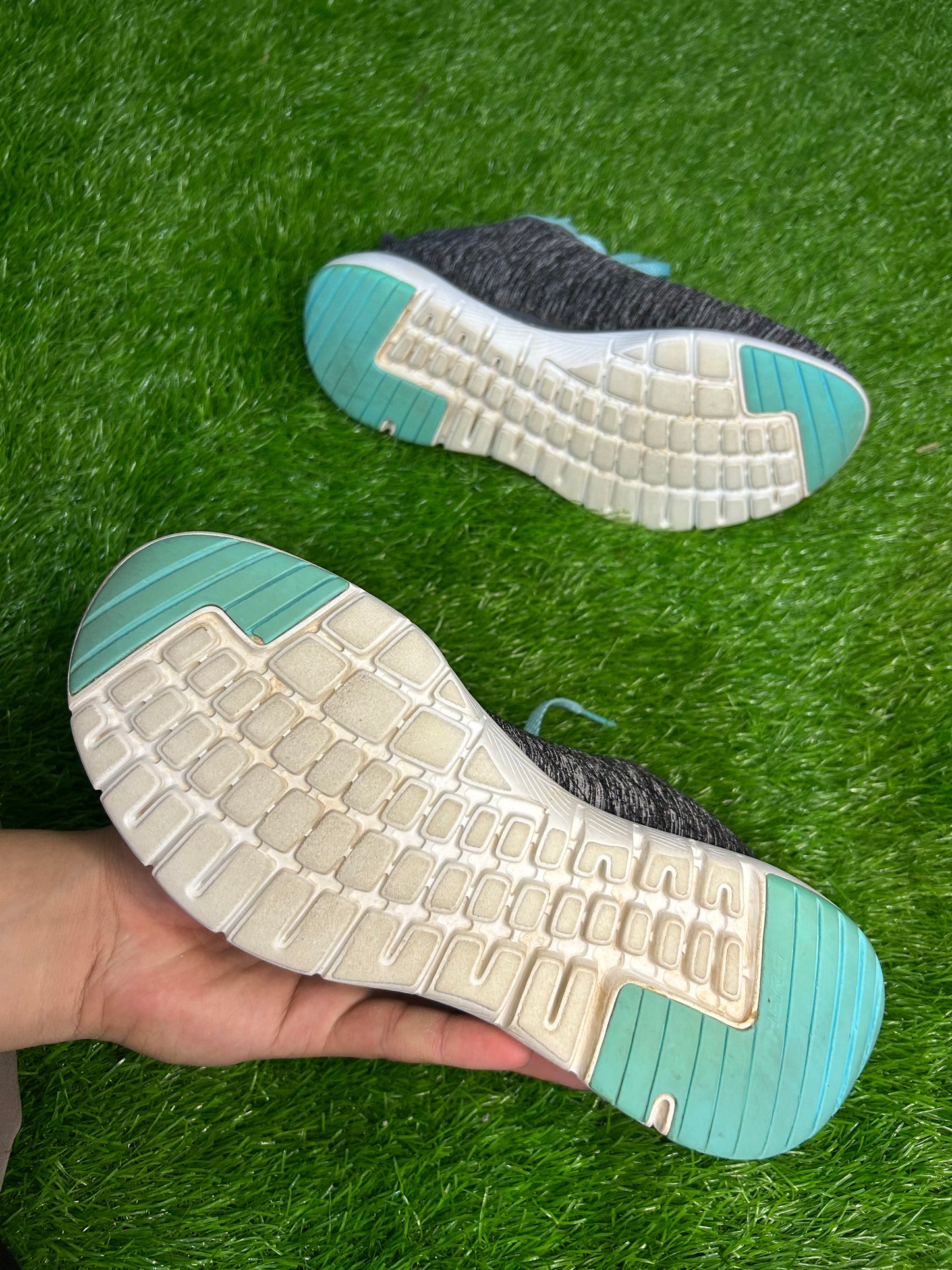 Skechers